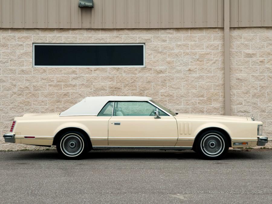  Lincoln Continental Mark V Carriage Roof 1977 года  (фото 2 из 3)